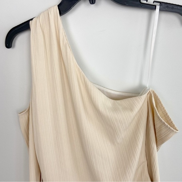 Revolve Not Yours To Keep Jeanette Bodysuit in Cream Size M - Picture 5 of 11